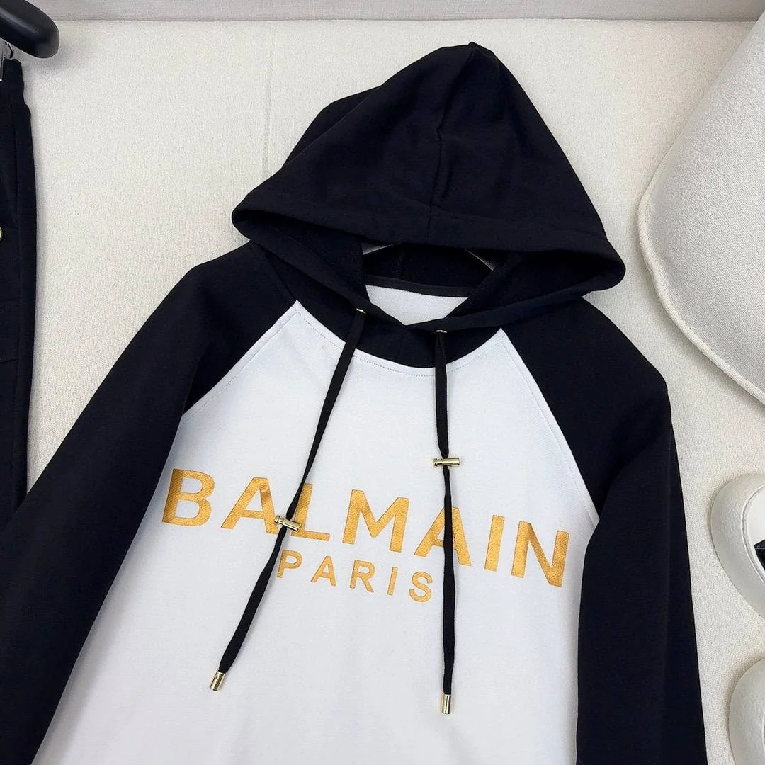 Жіночий костюм- Balmain